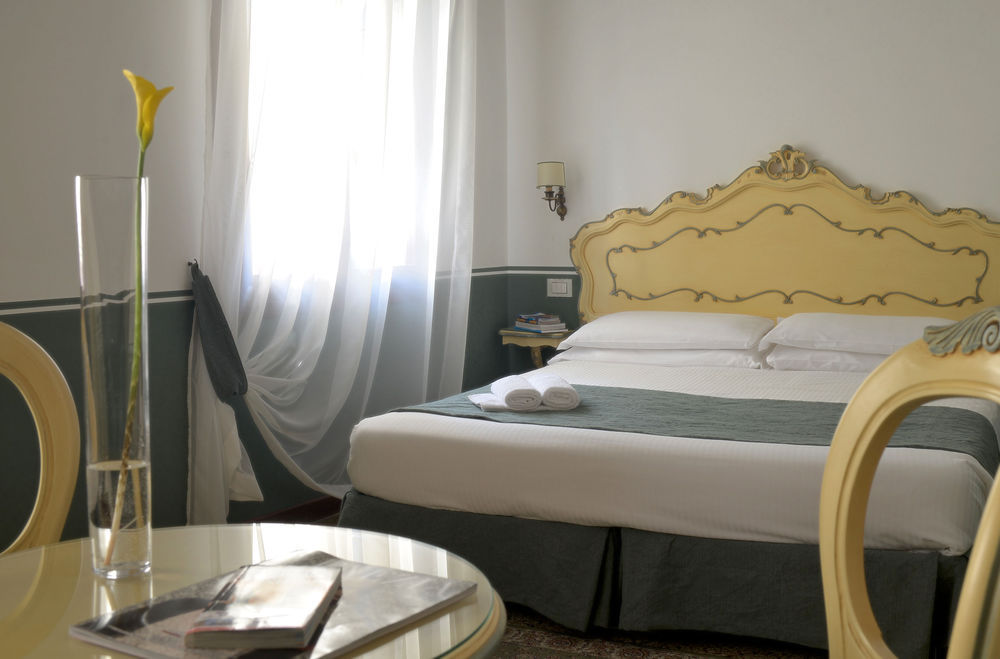 Ca' San Trovaso - 6 Rooms Venecia Exterior foto