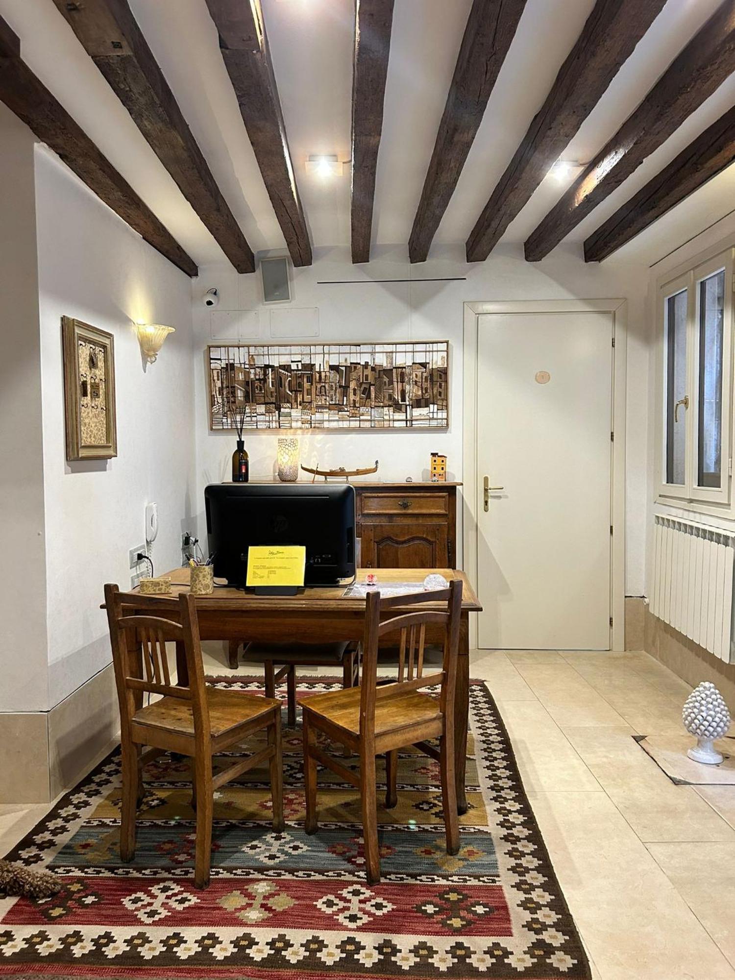 Ca' San Trovaso - 6 Rooms Venecia Exterior foto